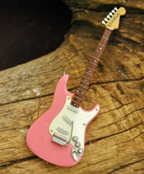 Miniatur Gitar fender Stratocaster pink